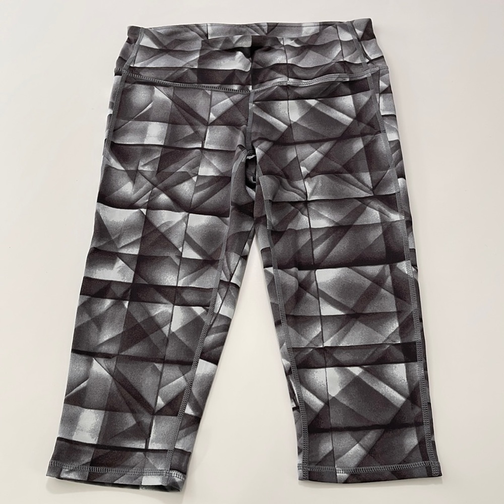 Athleta Gray Abstract Cropped Tights Leggings Size S